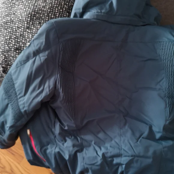 Ski jacket - Picture 11 of 16